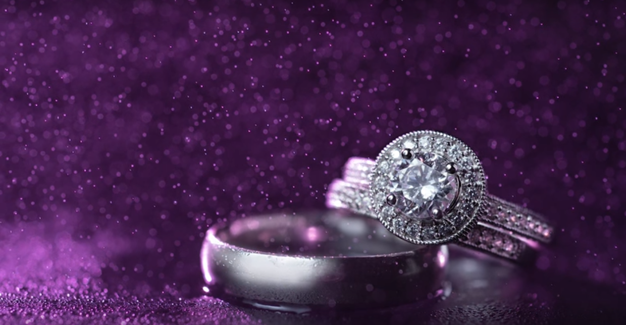 4 Ingenious Ways To Photograph Wedding Rings