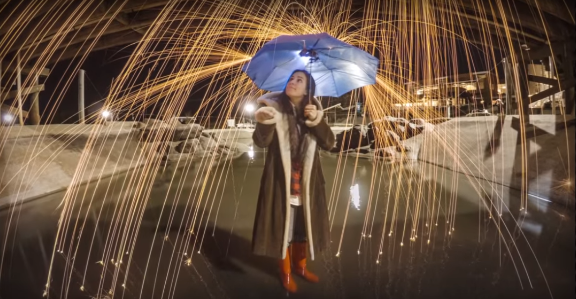 How To Create The Rain Of Fire-Effect In-Camera Safely Without Post-Processing